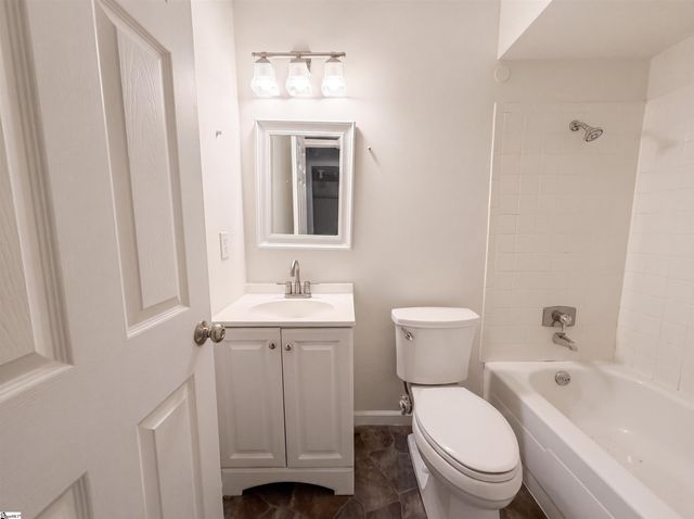 79 Topsail Court, Greenville, SC 29611