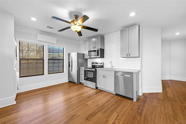 1633 Fourcade Street A, Houston, TX 77023