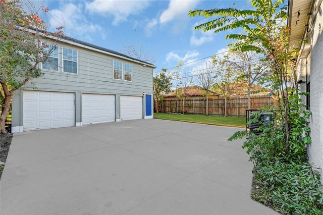 1633 Fourcade Street A, Houston, TX 77023