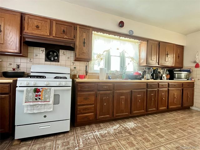 14 Albert Street, Middletown, NY 10940