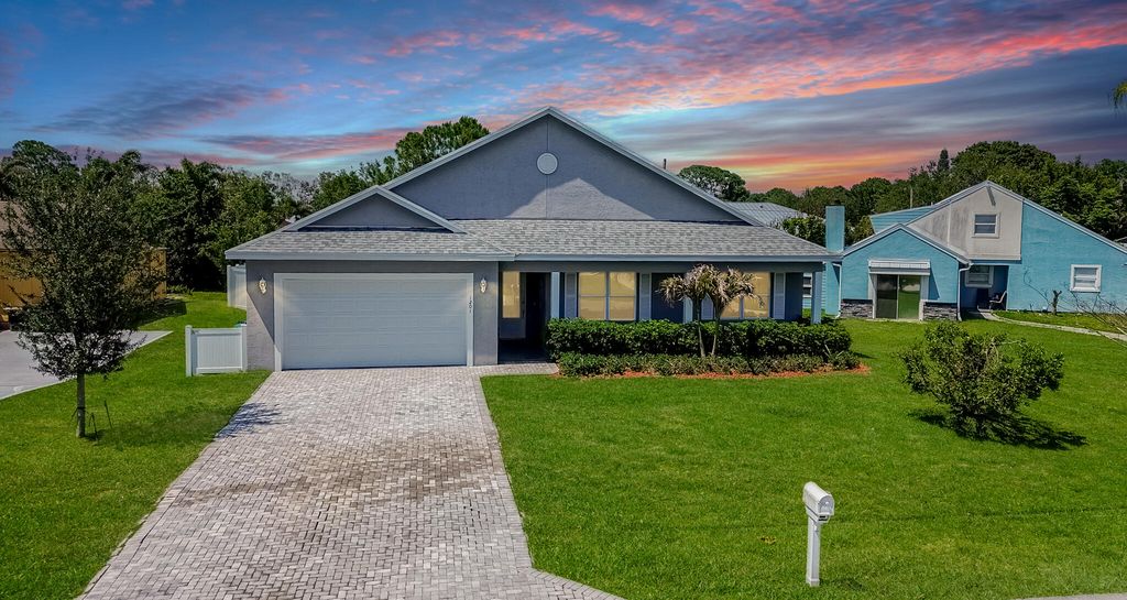 1201 SE Mendavia Avenue, Port St. Lucie, Port St Lucie, FL 34952
