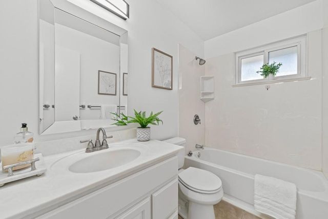 1369 Phelps Avenue 9, San Jose, CA 95117