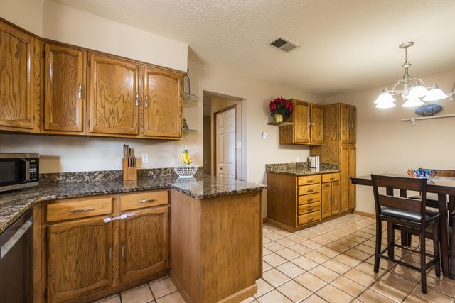 2708 Morris Street NE, Albuquerque, NM 87112