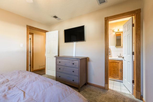 2708 Morris Street NE, Albuquerque, NM 87112