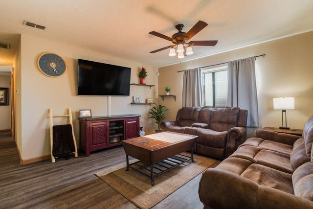 2708 Morris Street NE, Albuquerque, NM 87112