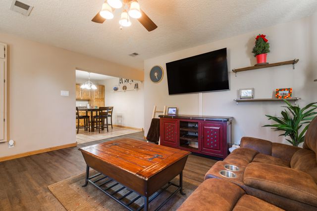 2708 Morris Street NE, Albuquerque, NM 87112