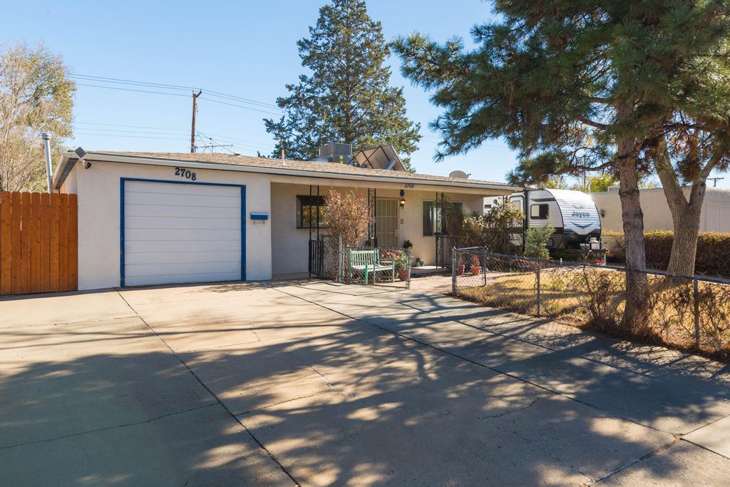 2708 Morris Street NE, Albuquerque, NM 87112