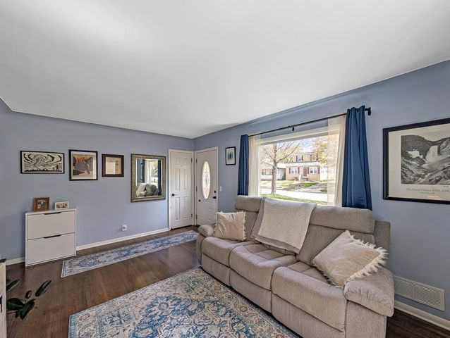 5004 5th Street NE, Columbia Heights, MN 55421