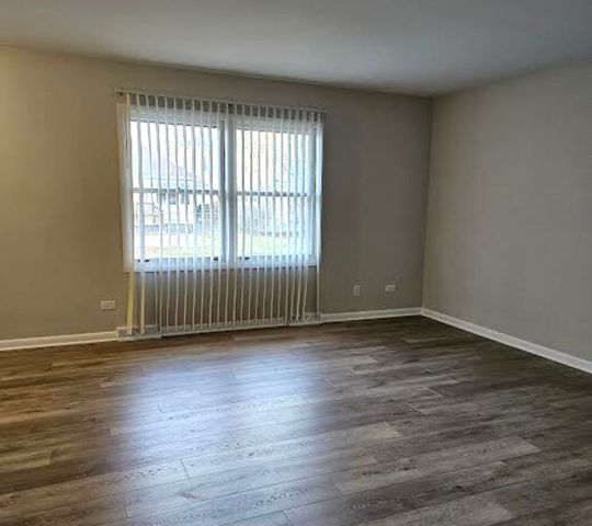 914 Hillside Avenue 1, Antioch, IL 60002