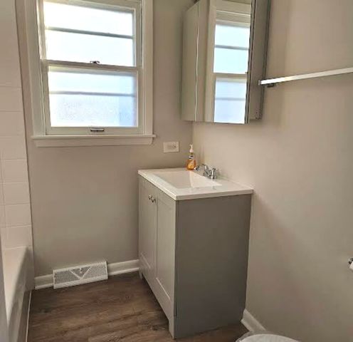 914 Hillside Avenue 1, Antioch, IL 60002