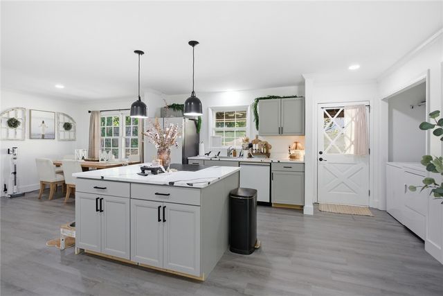 1013 S Greenwich Drive, Walhalla, SC 29691