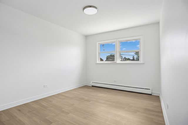 7531 S Roberts Road 2C, Bridgeview, IL 60455