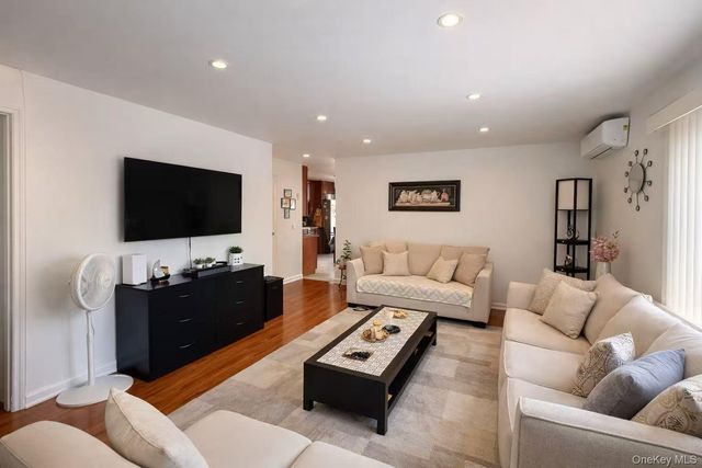 5032 Utopia Parkway, Fresh Meadows, NY 11365