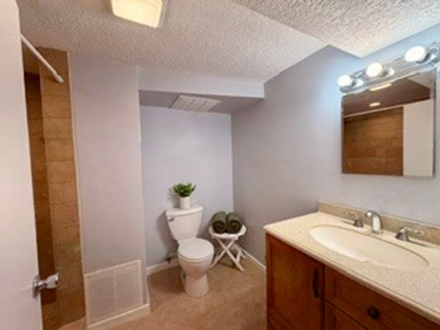 2630 Crestview Drive, Bettendorf, IA 52722