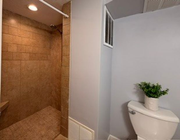2630 Crestview Drive, Bettendorf, IA 52722
