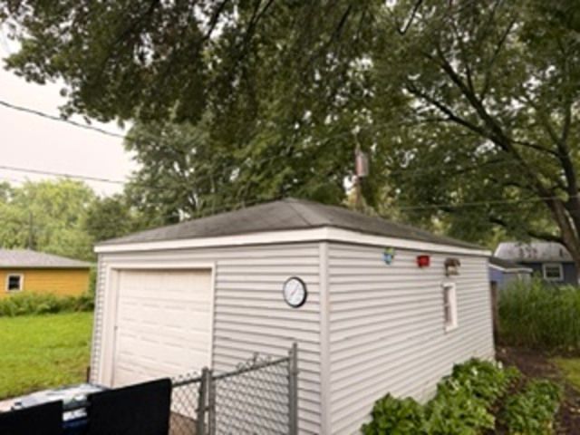 2630 Crestview Drive, Bettendorf, IA 52722