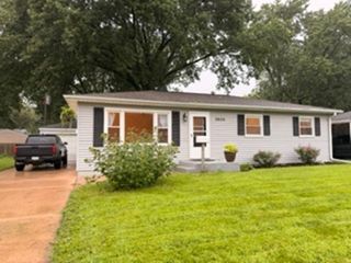 2630 Crestview Drive, Bettendorf, IA 52722