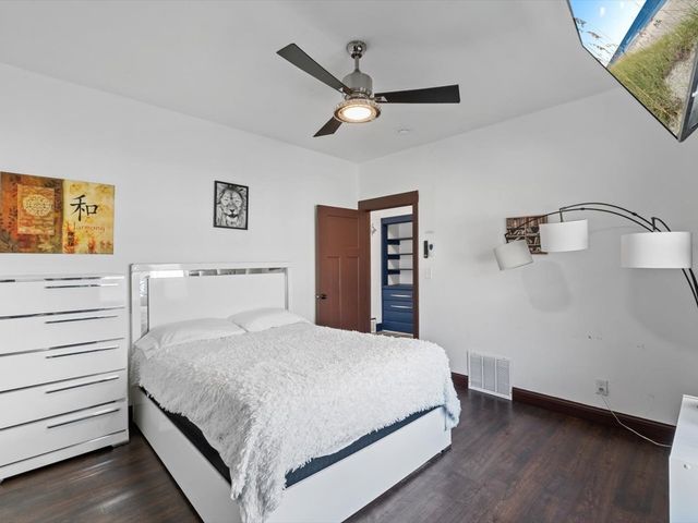 2002 Lillie Avenue, Davenport, IA 52804