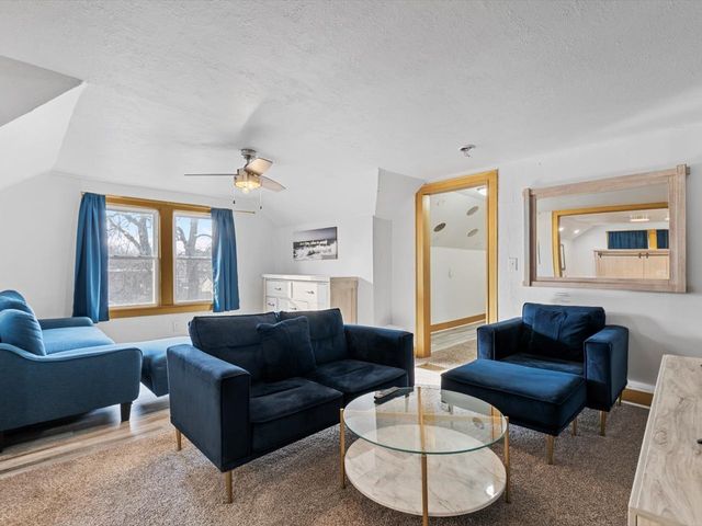 2002 Lillie Avenue, Davenport, IA 52804