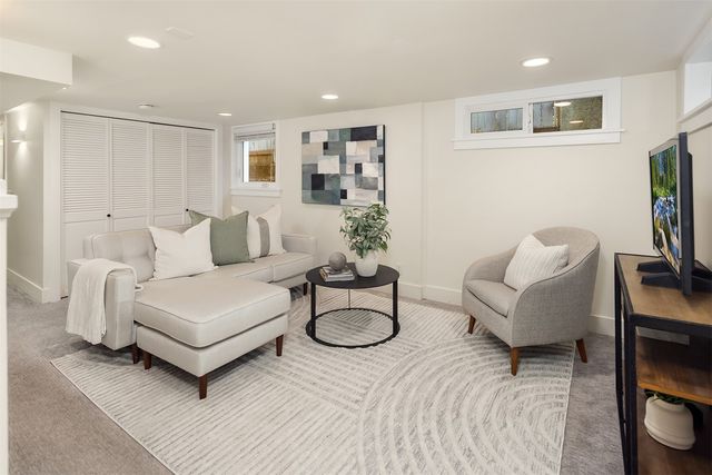6250 28th Avenue NE, Seattle, WA 98115