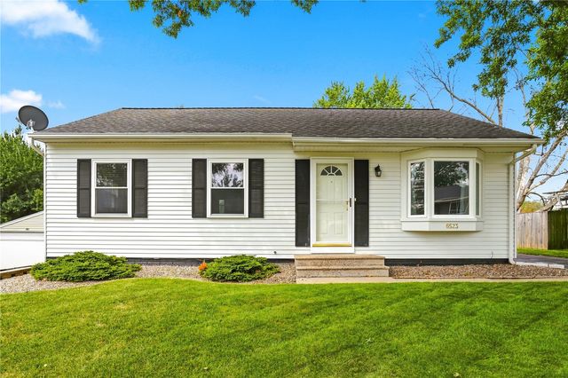 6523 Boxwood Ln NE, Cedar Rapids, IA 52402