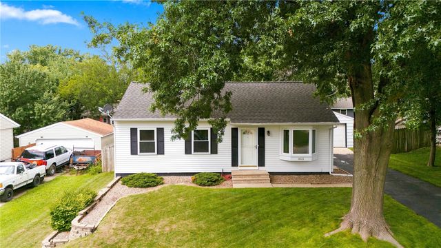 6523 Boxwood Ln NE, Cedar Rapids, IA 52402