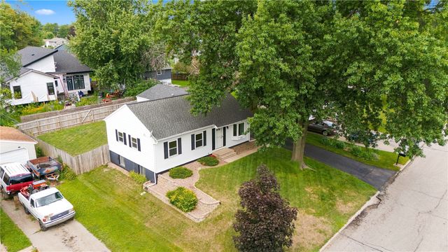 6523 Boxwood Ln NE, Cedar Rapids, IA 52402