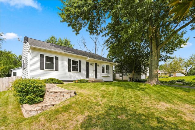 6523 Boxwood Ln NE, Cedar Rapids, IA 52402