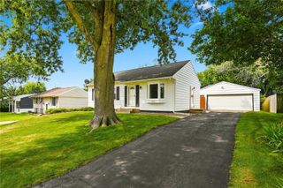 6523 Boxwood Ln NE, Cedar Rapids, IA 52402