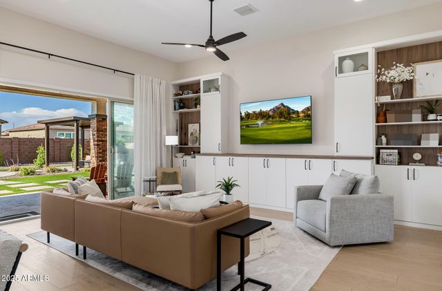 3814 W RUNNING DEER Trail, Phoenix, AZ 85083