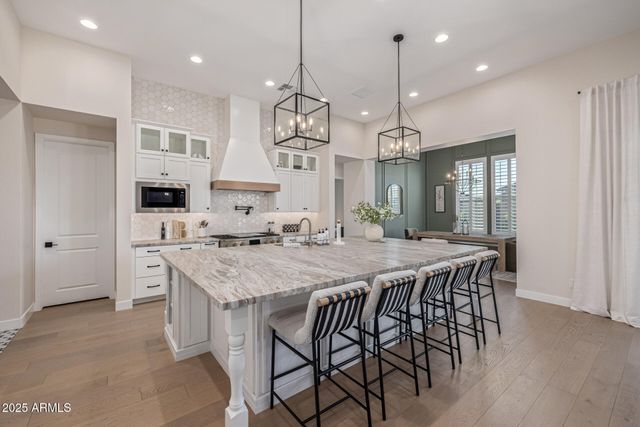 3814 W RUNNING DEER Trail, Phoenix, AZ 85083