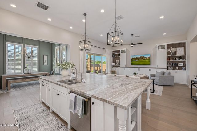 3814 W RUNNING DEER Trail, Phoenix, AZ 85083