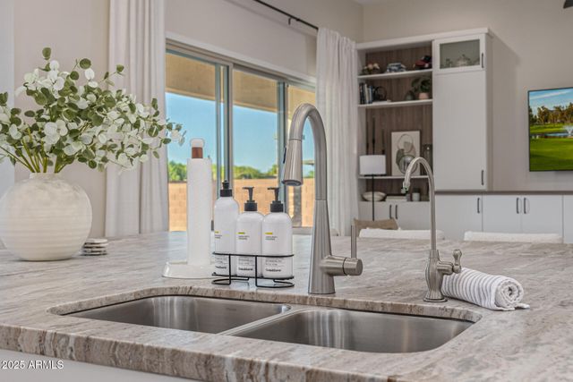 3814 W RUNNING DEER Trail, Phoenix, AZ 85083