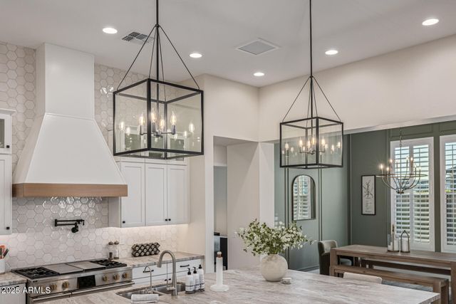 3814 W RUNNING DEER Trail, Phoenix, AZ 85083