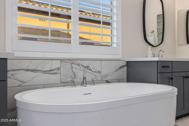 3814 W RUNNING DEER Trail, Phoenix, AZ 85083