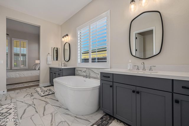 3814 W RUNNING DEER Trail, Phoenix, AZ 85083