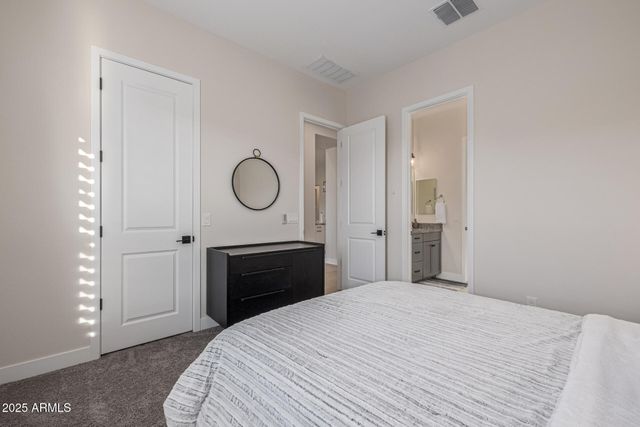 3814 W RUNNING DEER Trail, Phoenix, AZ 85083