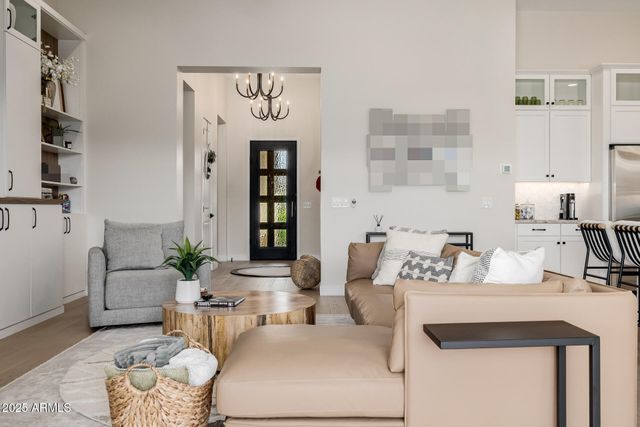 3814 W RUNNING DEER Trail, Phoenix, AZ 85083