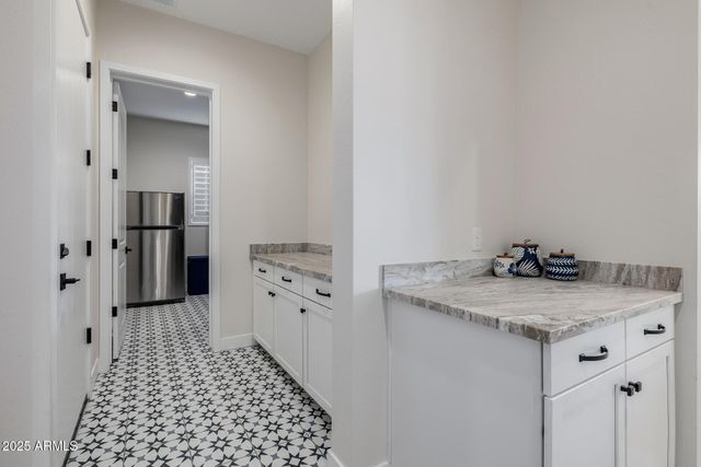3814 W RUNNING DEER Trail, Phoenix, AZ 85083
