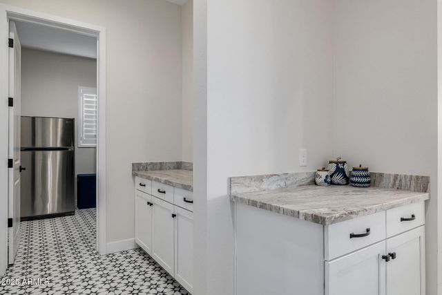3814 W RUNNING DEER Trail, Phoenix, AZ 85083