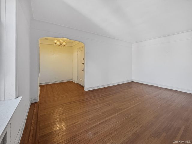 45 Kew Gardens Road 5N, Kew Gardens, NY 11415