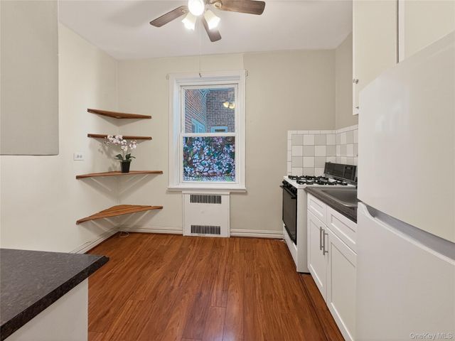 45 Kew Gardens Road 5N, Kew Gardens, NY 11415