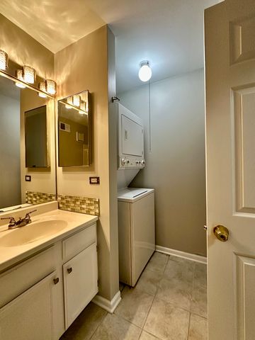 3255 Kirchoff Road 106, Rolling Meadows, IL 60008