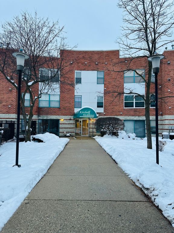 3255 Kirchoff Road 106, Rolling Meadows, IL 60008