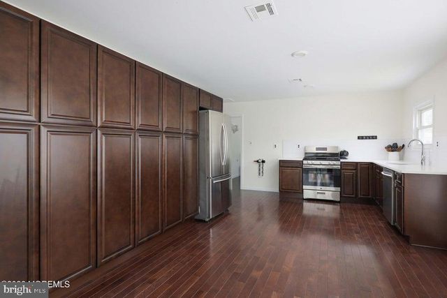 4 CORINTH PL, Toms River, NJ 08757