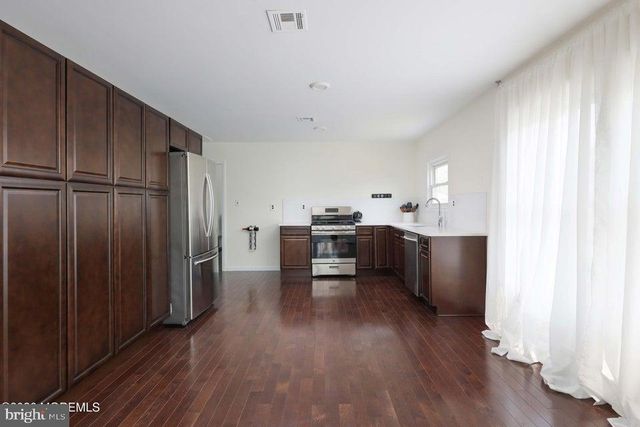 4 CORINTH PL, Toms River, NJ 08757