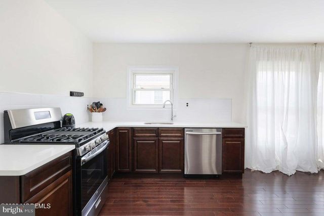 4 CORINTH PL, Toms River, NJ 08757