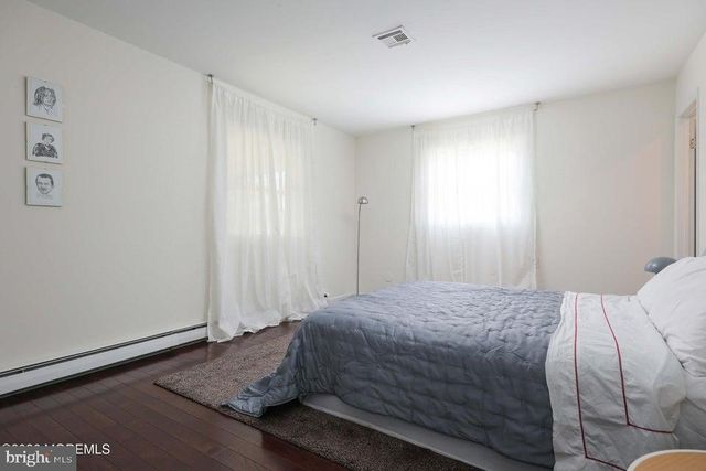 4 CORINTH PL, Toms River, NJ 08757