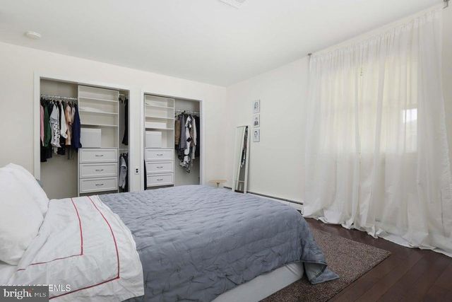 4 CORINTH PL, Toms River, NJ 08757