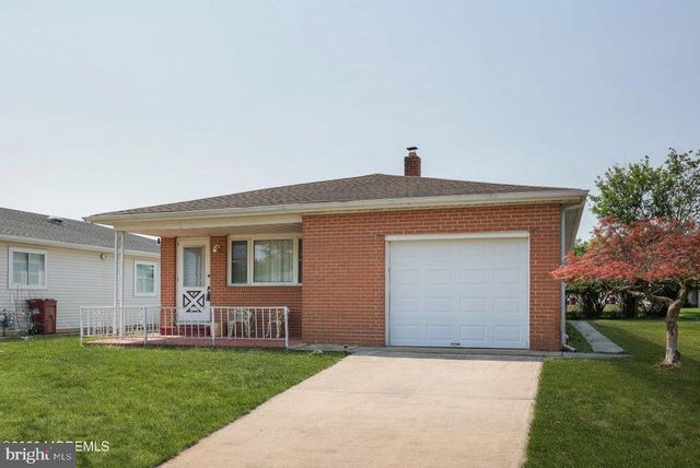 4 CORINTH PL, Toms River, NJ 08757